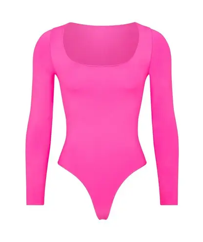 SKIMS Essential Long Sleeve Scoop Neck Bodysuit Pink Highlighter  2x/3x