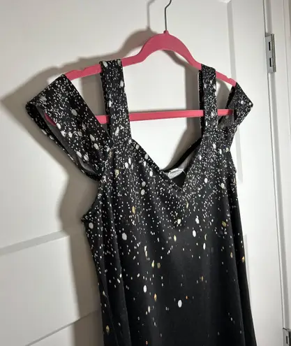 Large strappy shoulder dress Black