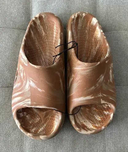 Crocs  Mellow Recovery Marbled Cognac Comfort Slides Sandals Mens 10 Womens 12 - Image 1