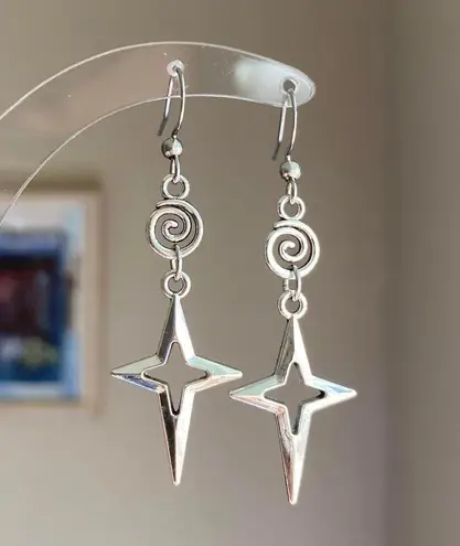 Handmade sparkle star & swirl grunge y2k street style dangle earrings💫🌀