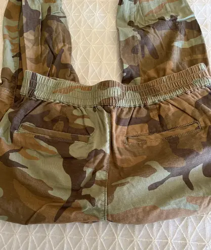 Levi's Camo Joggers, Size M