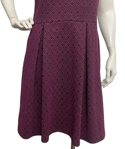 41 Hawthorn Women's Med Sleeveless Maroon Pleated Knee Length dress Silhouette
