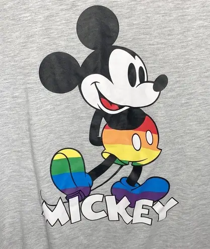 Disney  rainbow Mickey Mouse grey t-shirt size M - Image 3