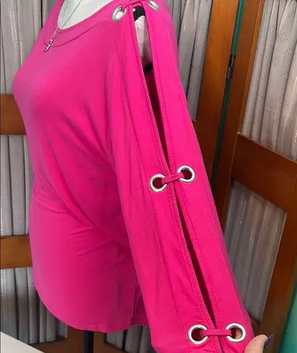 Cable & Gauge cold shoulder top