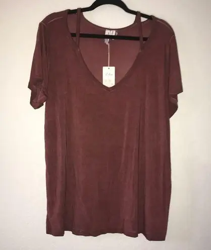 L LOVE Tee Maroon V Neck Cut Out Neckline Boutique Top Sz 3X BNWT (Bought Local)