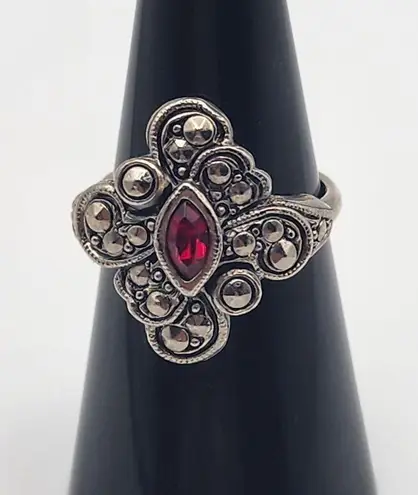 Avon Celtic Silver Tone & Red CZ Ring (7)
