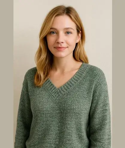 Women's Margeaux & Ellie Green V