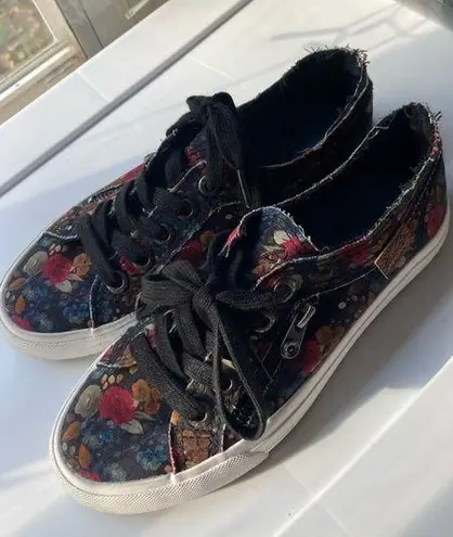 Floral Slip On Shoes Red Size 8