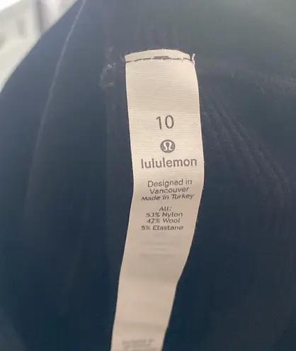 Lululemon Leggings Black with rubbing details