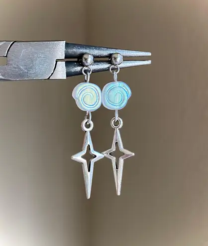 Handmade quality Czech glass snail shell beads & sparkle star dangle earrings 🌀⭐️💦