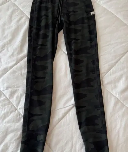 Vuori Daily Yoga Leggings