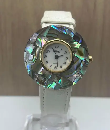 L. A. EXPRESS MOTHER OF PEARL LADIES LOGO WATCH White Leather Strap
