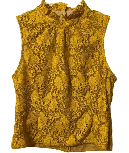 Wyatt light gold lace open back blouse medium NWOT