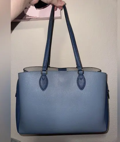 Furla Minerva Blue Leather Tote with Sophisticated Design