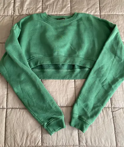 Pretty Little Thing PLT cropped Sweatshirt