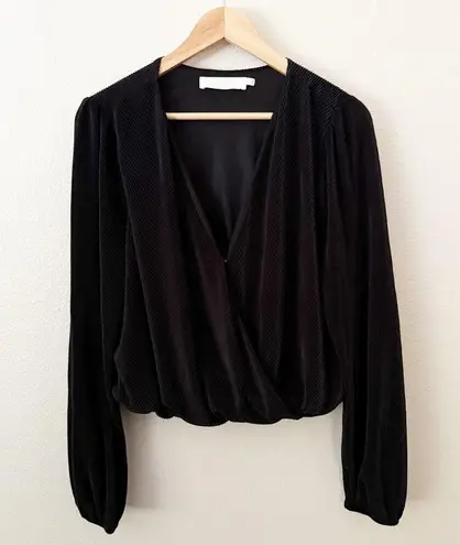 ASTR THE LABEL | Plisse Surplice Faux Wrap Top Textured Black Blouse | Size XL