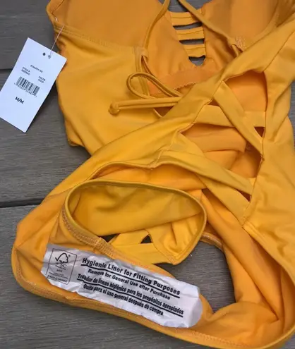Endless Sun NWT Trending Sunny Yellow Medium One Piece Swimsuit