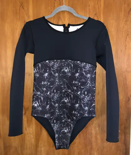 Akela NWT Ákela neoprene long sleeve swimsuit