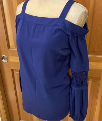 Thalia Sodi Mint Condition Blue Blouse. Size Small