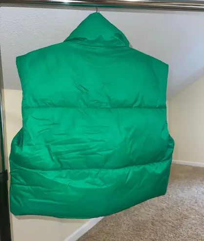 Green Cropped Puffer Vest