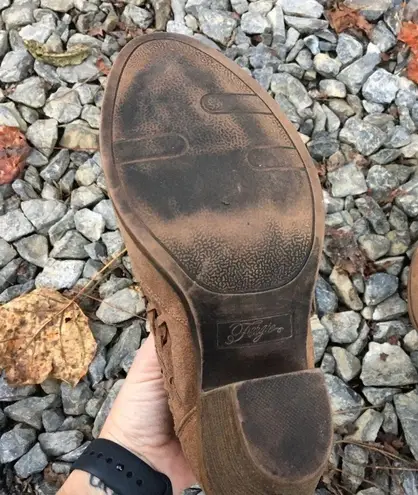 Fergie Willow Brown Boho Weaved Point Toe Ankle Boots Size 9