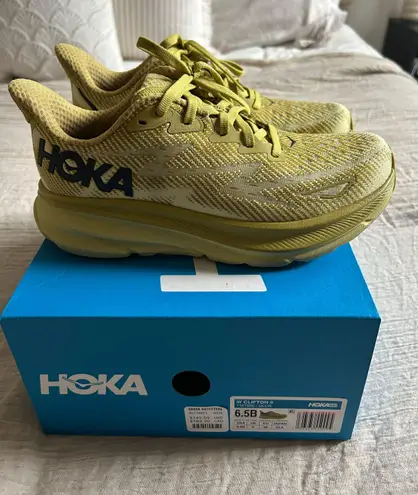 Hoka Clifton 9 s