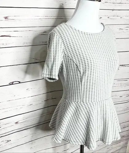 Elle Gray & White Houndstooth Knit Peplum Top Size Small