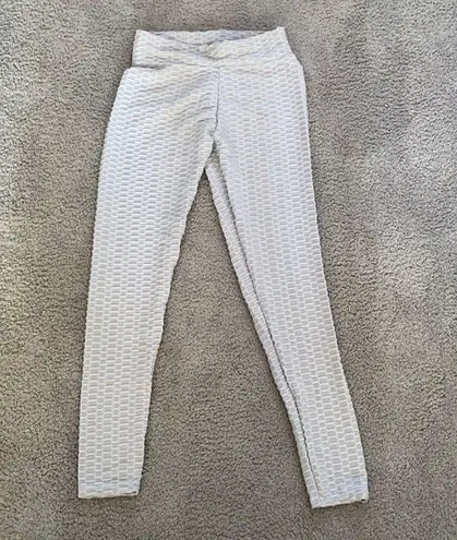 Women’s Leggings/High Waisted Yoga Pants Textured Gray Fabric Size M NEW Size M