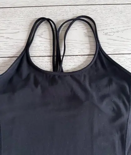 Lululemon  black tank top size 8 excellent pre owned condition