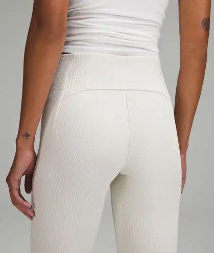 Lululemon NWT  Ribbed Softstreme Zip-Leg High-Rise Cropped Pant 25" Bone Size 6