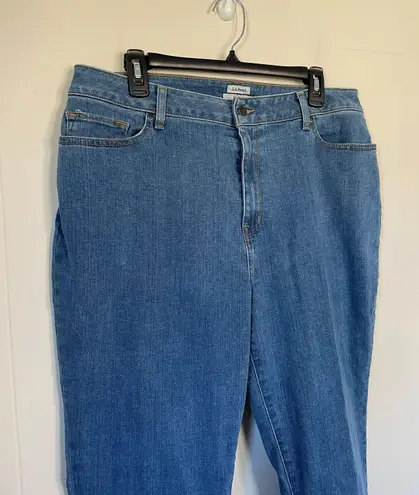 L.L.Bean  Classic Fit Straight Leg jeans high rise medium wash women’s sz 18 REG