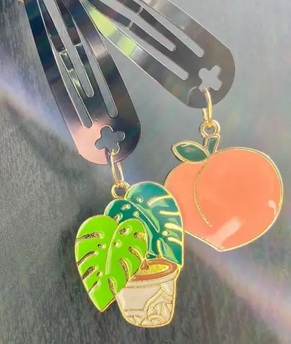 Handmade peach & plant dangle hair clips set of 2!🍑