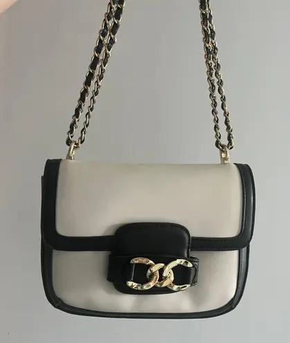 JustFab Black & White Chain Purse