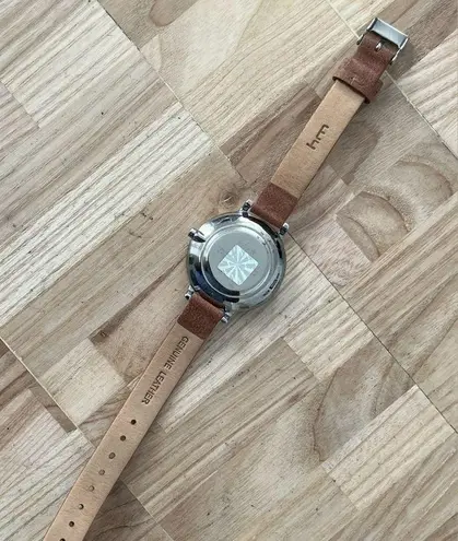 WY Modern Ladies Watch Large Round White Dial Genuine Leather Strap