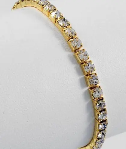 GOLD TONE CLEAR RHINESTONE STRETCH BRACELET