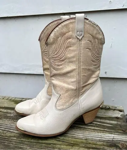 Dingo Vintage 80s 90s high heeled low shaft cream beige cowgirl western boots 7M