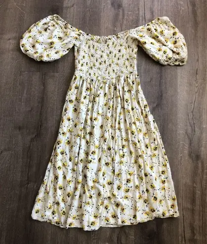 dRA Los Angeles Ivory Yellow Floral Puffed Sleeve Smocked Dress M Size M