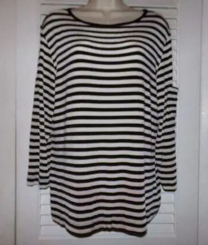 Chico's  Travelers black/white striped wrinkle free knit top size 2 Packable