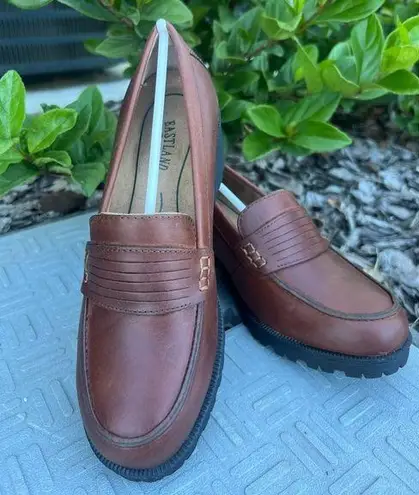 EastLand Women's Newbury Penny Loafer