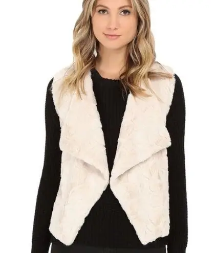 Jack by BB Dakota 💙 ivory faux fur vest