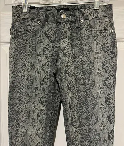 Bebe  Black Snakeskin Print Black/Grey Skinny Jeans Size 27 low rise stretch