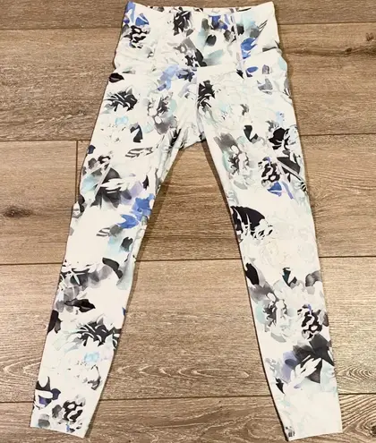 Womens Atheleta Elation Peony 7/8 leggings in sz small Blue