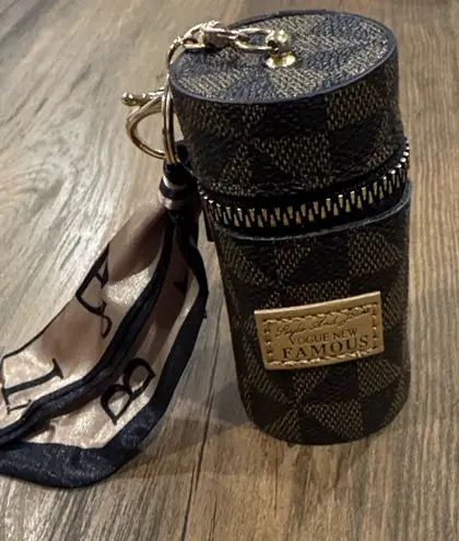 Checkered Cylinder Keychain with Scarf Accent Black