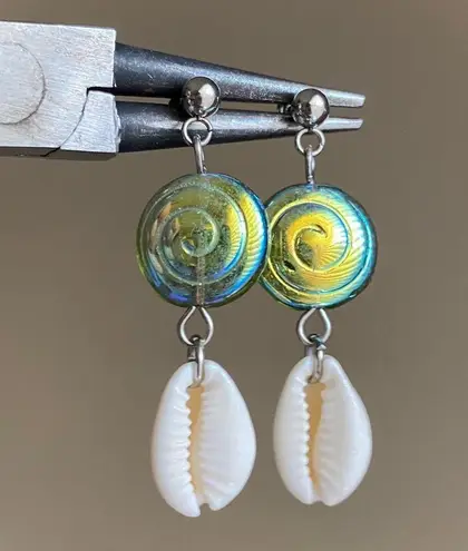 Handmade quality Czech glass beads snail shell & natural cowrie seashell dangle earrings 🌀💕