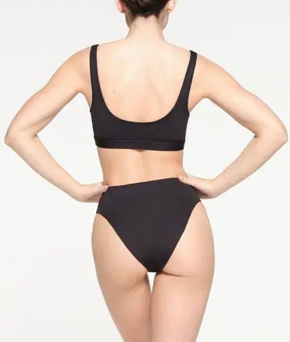 SKIMS SIGNATURE SWIM TANK BIKINI TOP SIZE LARGE ( sold out)