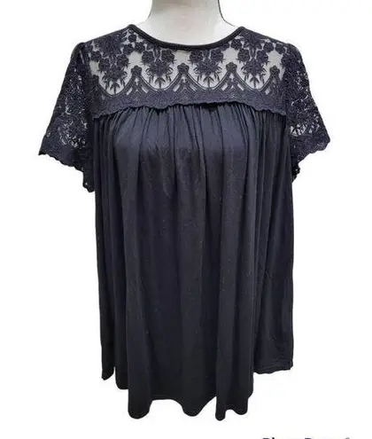 Allie Rose Size Medium Black Lace Top