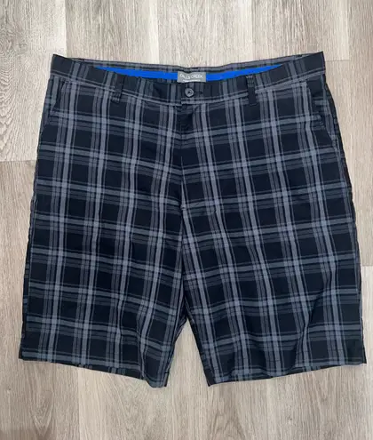 Falls Creek Preformance Men’s Plaid Casual Black & Gray Shorts Size 42