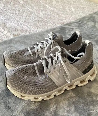 on cloud Running Shoes