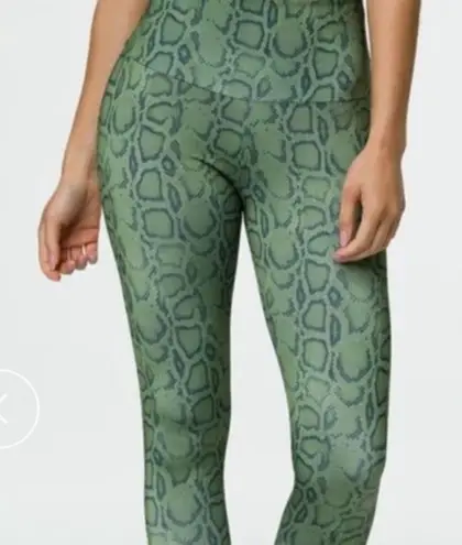 Onzie Snake Print Full Length Leggings Size Large Super Soft