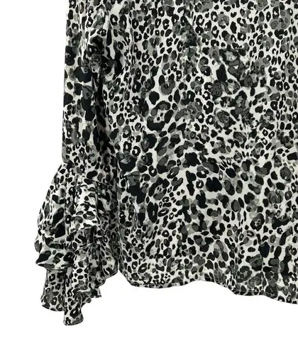 cupio  Animal Print Women’s Bell Sleeve Size Medium V Neck